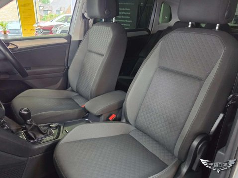 Volkswagen Tiguan 2.0 TDI BlueMotion Tech SE Navigation 4Motion Euro 6 (s/s) 5dr 25