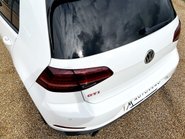 Volkswagen Golf GTI PERFORMANCE TSI DSG 32