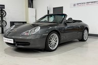 Porsche 911 Carrera 4 Cabriolet 1