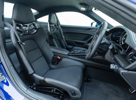 Porsche 911 GT3 Touring (992) 11