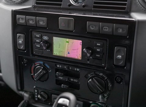 Land Rover Defender 90 Works V8 70th Edition 18