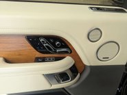 Land Rover Range Rover 3.0 Range Rover Autobiography Auto 4WD 5dr 44
