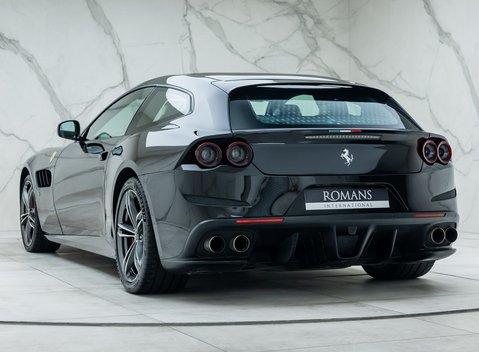 Ferrari GTC4 Lusso V12 9