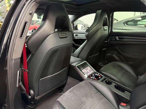 Porsche Panamera 4.0T V8 GTS Saloon 5dr Petrol PDK 4WD Euro 6 (s/s) (460 ps) 37