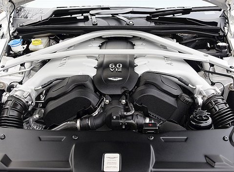 Aston Martin DB9 Volante 28