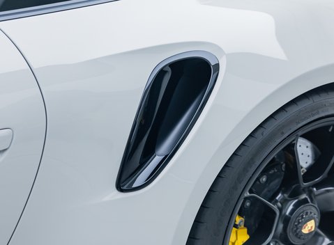 Porsche 911 Turbo S 37