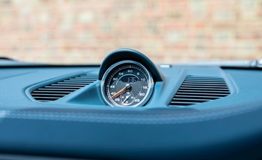 Porsche 911 (991.2) Carrera 17