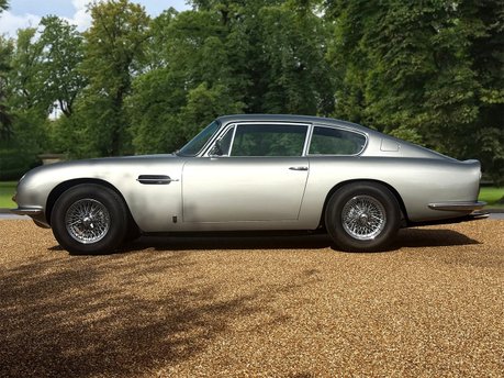 Aston Martin DB6 MANUAL 8