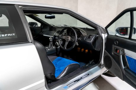 Lotus Esprit SPORT 350. 1 OF 42 RHD. SUPERB EXAMPLE. COMPREHENSIVE HISTORY. FRONT PPF 13