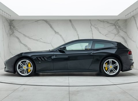 Ferrari GTC4 Lusso V12 5