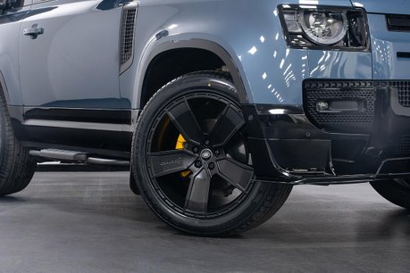 Land Rover Defender 3.0 D250 MHEV X-Dynamic SE SUV 3dr Diesel Auto 4WD Euro 6 (s/s) (250 ps) 2