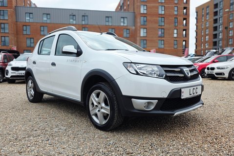 Dacia Sandero Stepway LAUREATE TCE.. 1 OWNER FROM NEW.. SERVICE HISTORY.. A/C.. STUNNING EXAMPLE 7