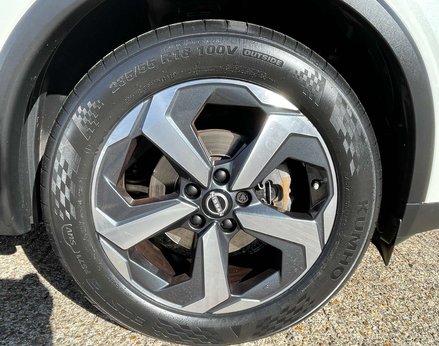 Nissan Qashqai 1.3 Qashqai N-Connecta DiG-T MHEV 5dr 16