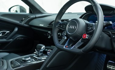 Audi R8 V10 PERFORMANCE CARBON BLACK 10