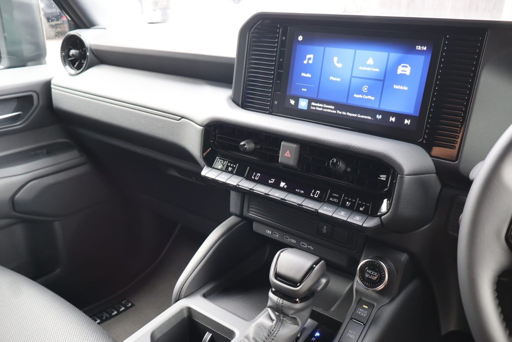 Toyota Land Cruiser BRAND NEW COMMERCIAL WITH A GENUINE REAR SEAT CONVERSION 23