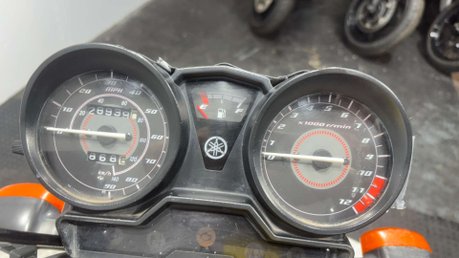 Yamaha YBR 125 2011 28K RUNNING PROJECT BIKE SPARES OR REPAIR 125CC 10