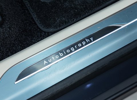 Land Rover Range Rover P460e Autobiography LWB 28