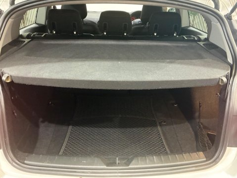 BMW 1 Series 2.0 118d Sport Euro 6 (s/s) 3dr 44