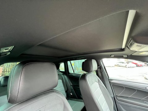 Volkswagen Tiguan R-LINE TDI BMT 4MOTION DSG 42