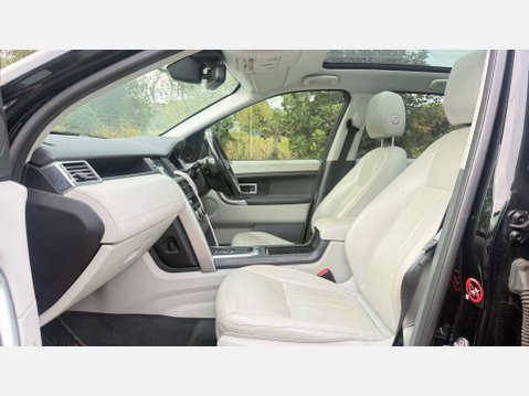 Land Rover Discovery Sport 2.0 Discovery Sport HSE TD4 Auto 4WD 5dr 7
