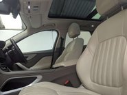 Jaguar F-Pace 2.0 F-PACE Portfolio AWD Auto 4WD 5dr 41