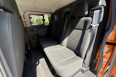 Ford Transit Custom 320 LIMITED ECOBLUE DOUBLE CAB - 6 SEATER -REVERSE CAMERA -APPLE CAR PLAY 23