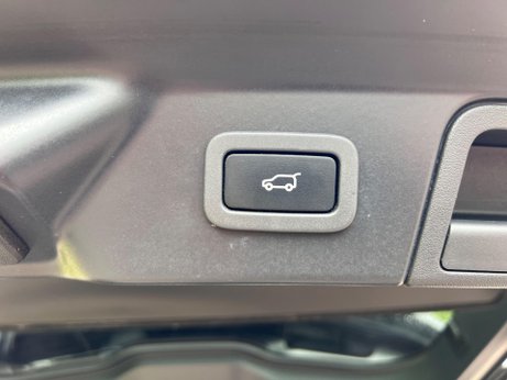 Land Rover Range Rover Velar 2.0 D240 R-Dynamic HSE Auto 4WD Euro 6 (s/s) 5dr 33