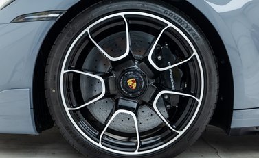 Porsche 911 Turbo S CABRIOLET (992) 24