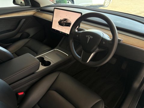 Tesla Model 3 Auto RWD 4dr 14