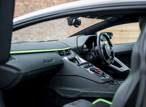 Lamborghini Aventador S 14