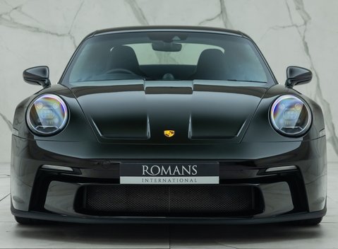 Porsche 911 GT3 TOURING (992) 8