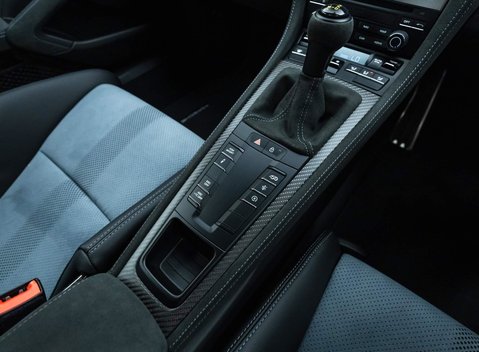 Porsche Cayman GT4 RS (718) 20