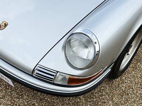 Porsche 911 Carrera Sport Back-Date 21