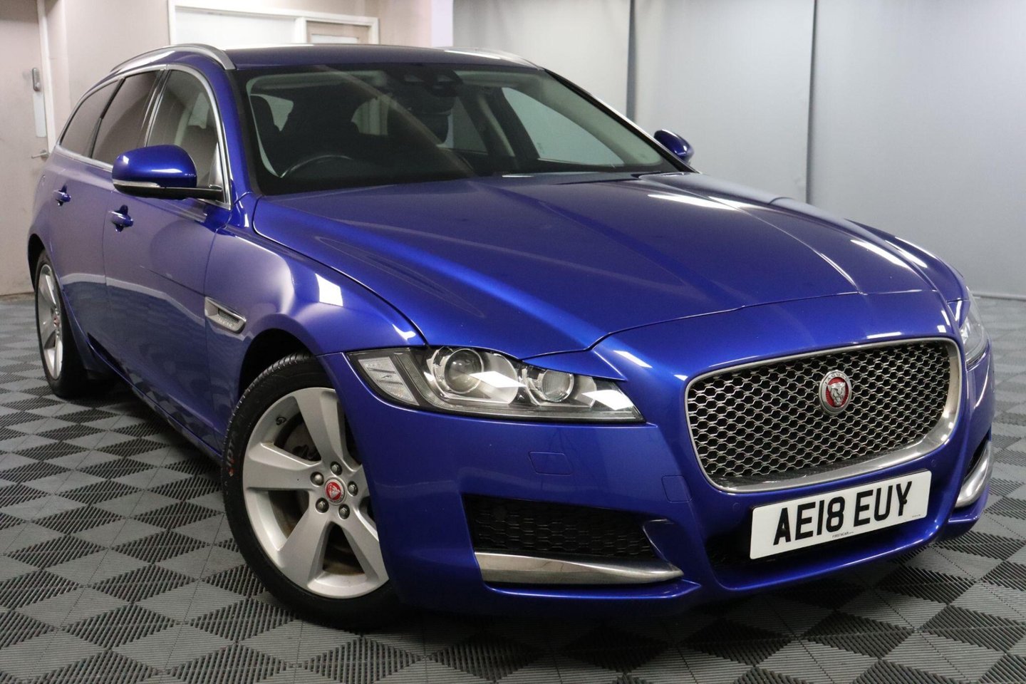 2018 Jaguar XF — image 18
