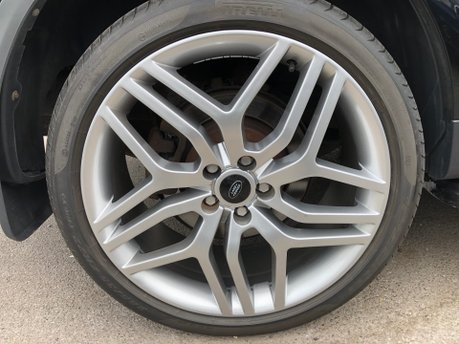 Land Rover Range Rover Sport 3.0 SDV6 HSE BLACK only 64000 miles with 9 Services. 31