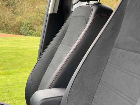 Ford Ecosport ST-LINE 28