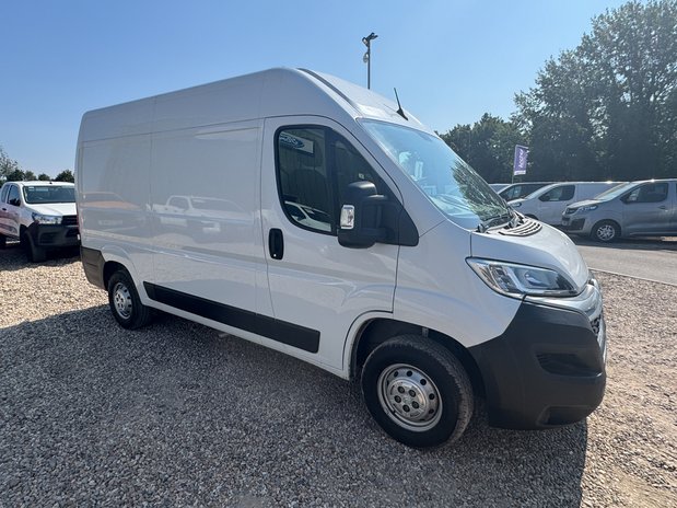 Citroen Relay MWB L2H2 Medium Roof Enterprise 35 Air Con Nav EURO 6 SELECT 4