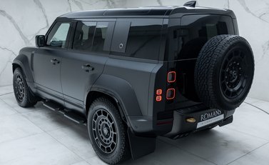 Land Rover Defender OCTA EDITION ONE 12