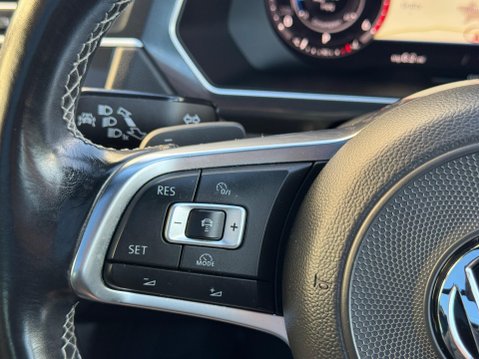 Volkswagen Tiguan 2.0 TDI R-Line DSG 4Motion Euro 6 (s/s) 5dr 49