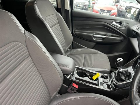 Ford Kuga 2.0 TDCi Titanium Euro 6 (s/s) 5dr 41