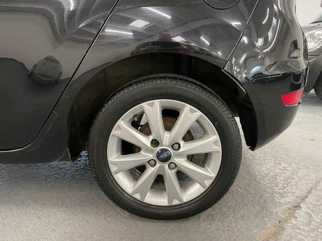 Ford Fiesta 1.4 TDCi Zetec 5dr 17