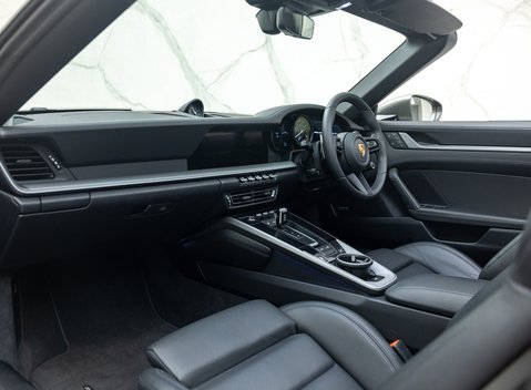 Porsche 911 Targa 4S (992) 21