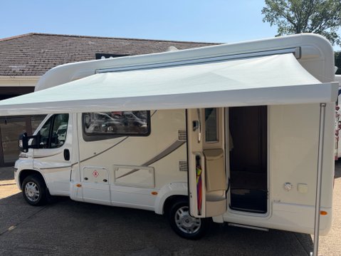 Auto-Trail Tracker EKS LOVELT LOW MILEAGE GREAT SPEC TRACKER 23