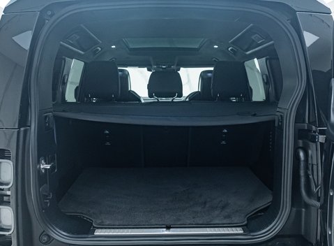 Land Rover Defender 110 OCTA EDITION ONE 48