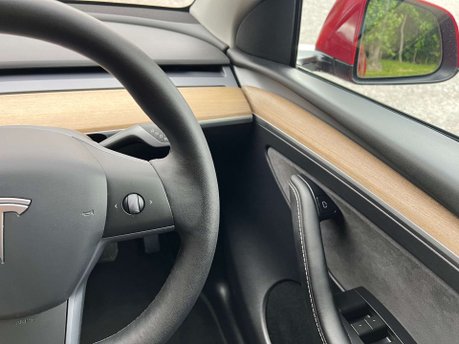 Tesla Model Y ModeL Y Long Range AWD 4WD 5dr 28