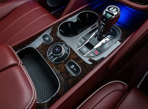 Bentley Bentayga Hybrid First Edition 24