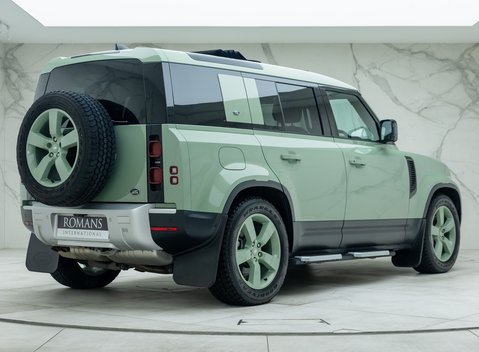 Land Rover Defender 110 D300 75TH LIMITED EDITION 3