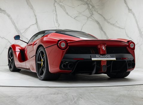 Ferrari LaFerrari 11