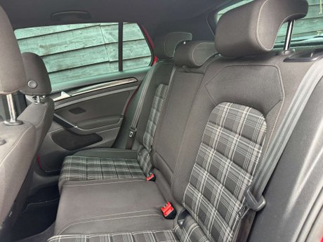 Volkswagen Golf 2.0 Golf GTD Semi-Auto 5dr 27