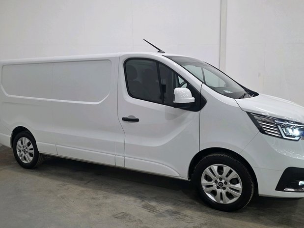 Renault Trafic RENAULT TRAFIC LWB DIESEL LL30 Blue dCi 130 Extra [Safety] Van 3